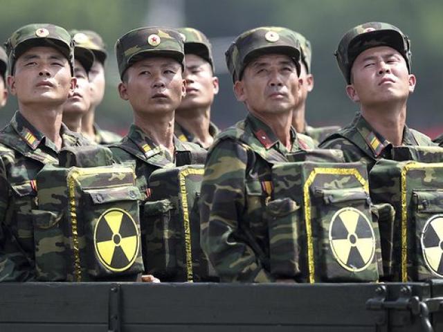Thế giới - Kim Jong-un ra lệnh sẵn sàng sử dụng vũ khí hạt nhân