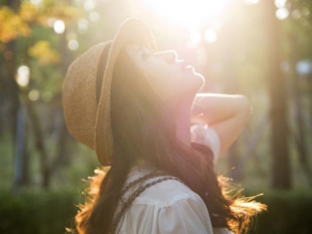 Bạn trẻ - Cuộc sống - Thơ tình: Hãy hạnh phúc khi ta còn may mắn