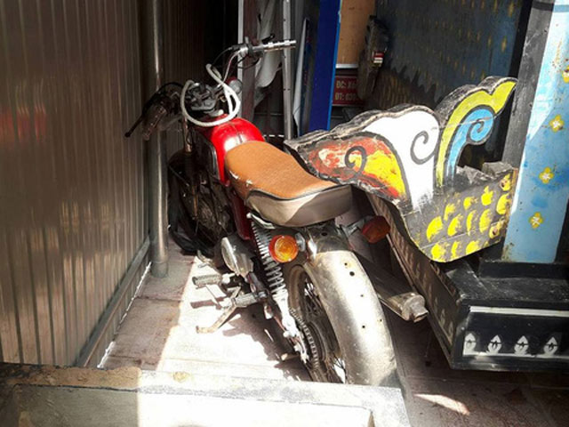 Tin tức trong ngày - Khổ chủ không đến, công an xã bán xe máy tai nạn