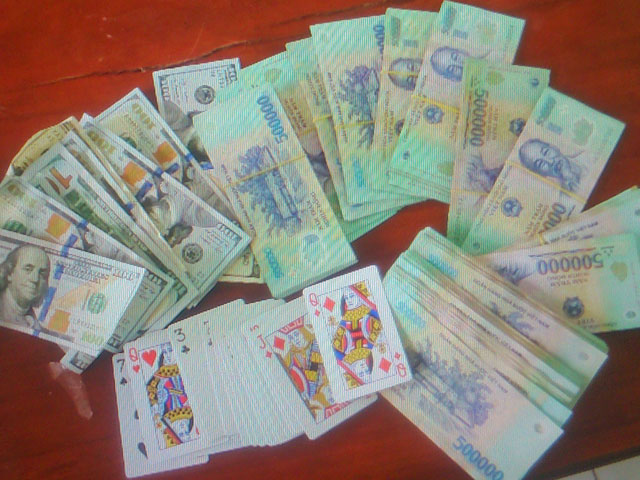 Tệ nạn xã hội - Nổ hàng loạt phát súng vây song bài của "đại ca” giang hồ