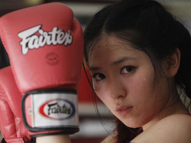 Ảnh thể thao - Mê đắm xem "Bạch tuyết" Muay Thái đánh quyền