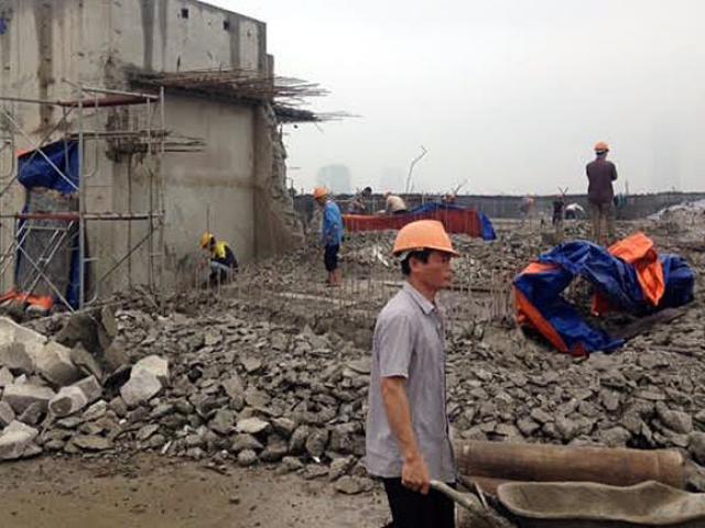 Tin tức trong ngày - Cưỡng chế “cắt ngọn” nhà 8B Lê Trực