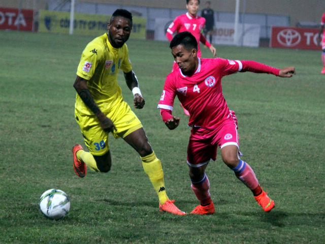 Tin bên lề bóng đá - "So găng" derby Hà Nội, Thanh Hào nhập viện khẩn cấp