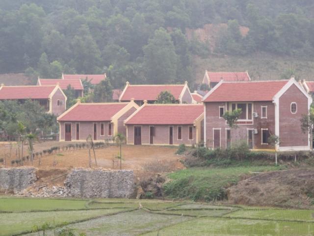 Tin tức trong ngày - Thêm hàng chục biệt thự xây không phép ở Ba Vì