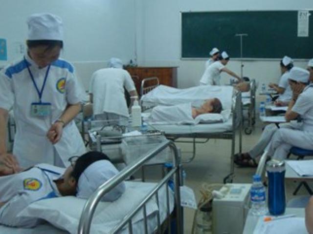 Giáo dục - du học - Hoang mang quy định xóa hệ trung cấp y dược