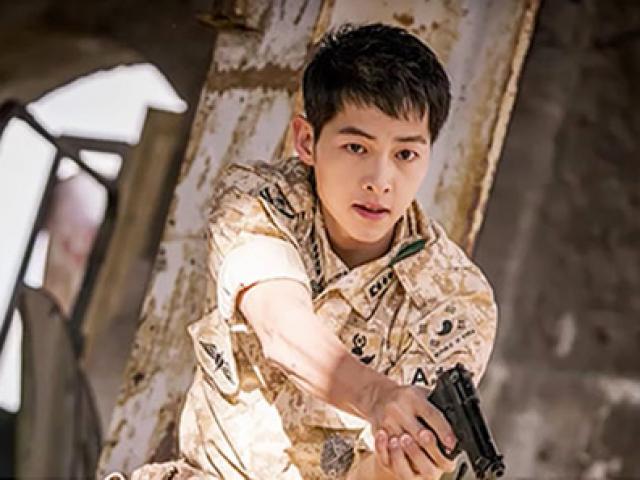 Phim - Fan nữ "tan chảy" vì chàng quân nhân gây nghẽn mạng Hàn