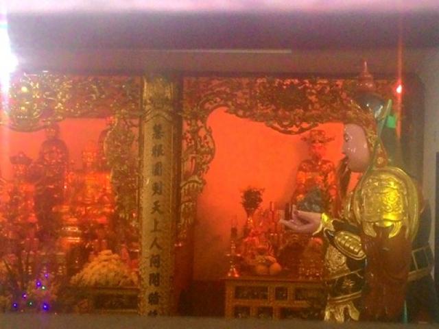 Tin tức trong ngày - Cận cảnh những ngôi chùa trên nóc chung cư ở Thủ đô