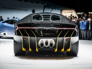 Ô tô - Xe máy - 12 điểm độc của &quot;siêu bò mộng&quot; Lamborghini Centenario