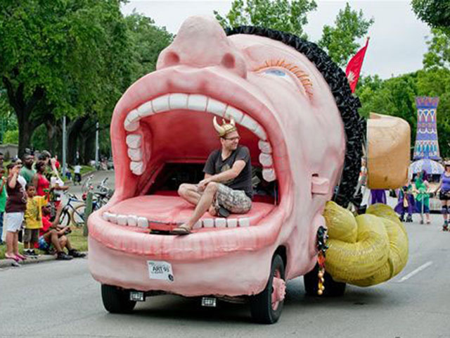 Cười 24h - Bộ sưu tập xe hơi "quái dị" nhất quả đất