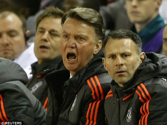 Bóng đá - MU: Fellaini tố cầu thủ "phản bội" Van Gaal