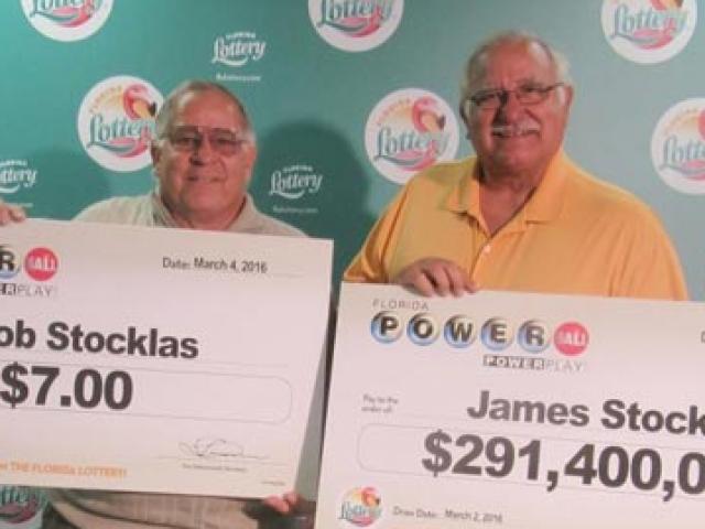 Phi thường - kỳ quặc - Hai anh em cùng trúng số độc đắc