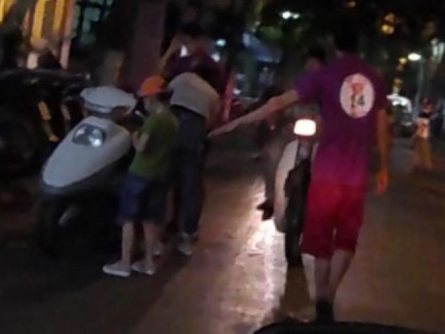 Tin tức trong ngày - Nỗi khiếp sợ khi đi qua phố “trai vẫy” ở Thủ đô