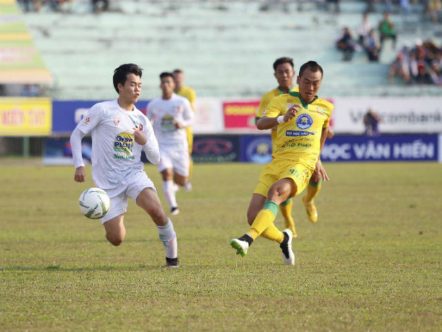 Bóng đá Việt Nam - Sôi động V-League 13/3: HAGL "sa lầy", Cần Thơ ca khúc khải hoàn