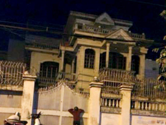 Tin tức Việt Nam - Người đàn ông khốn khổ vì lời đồn ngôi nhà bị ma ám