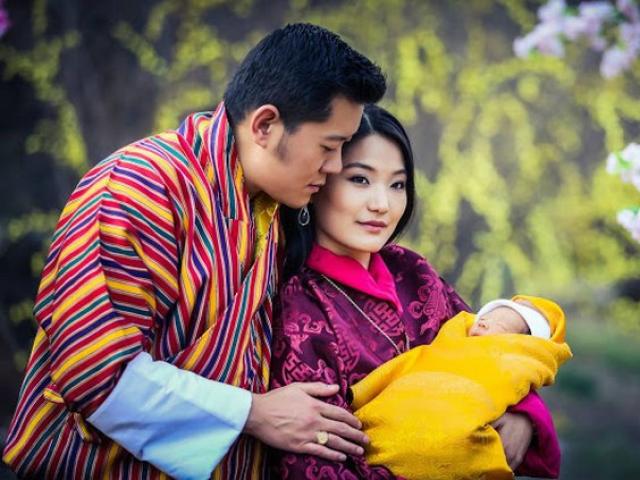 Hoàng tử mới sinh, dân Bhutan trồng 10 vạn cây ăn mừng