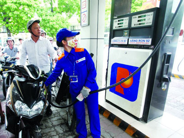 Thị trường - Tiêu dùng - Vụ xăng dầu đút túi ngàn tỷ: Bộ Tài chính lập tức hứa "vá lỗ hổng"