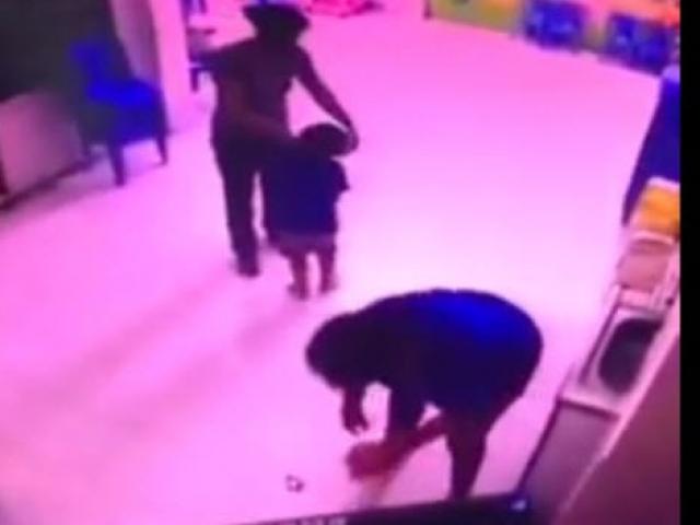 Tin tức trong ngày - Trẻ bị cô nhéo bầm tai, đánh và quăng ra sàn