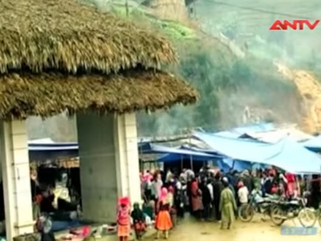 Video An ninh - Theo chân trinh sát phá ổ ma túy gia đình tại Yên Bái (P.2)