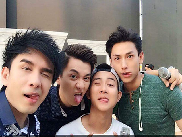 Đời sống Showbiz - Những bức ảnh tạo dáng &quot;không sợ xấu&quot; của sao Việt