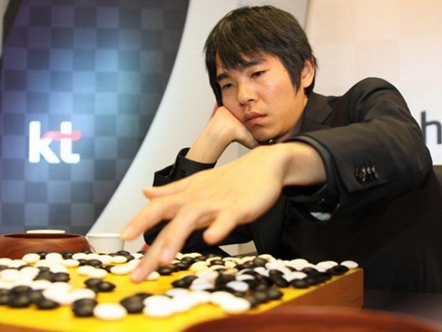 Thế giới - Vì sao siêu kì thủ thảm bại "dưới tay" máy tính Google?