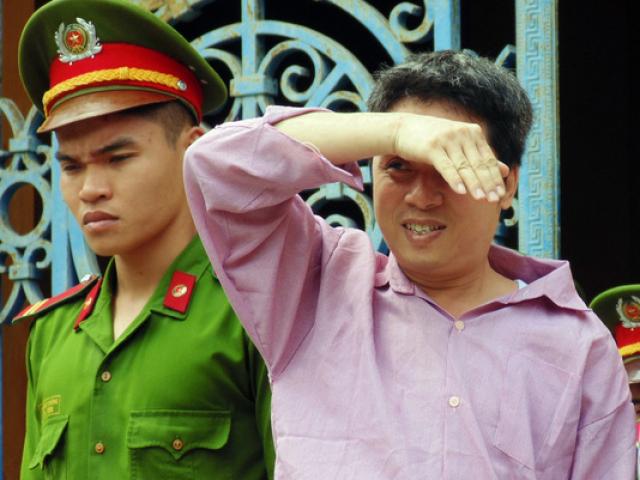 Pháp luật - Thầy dạy nhạc dở trò đồi bại với học sinh