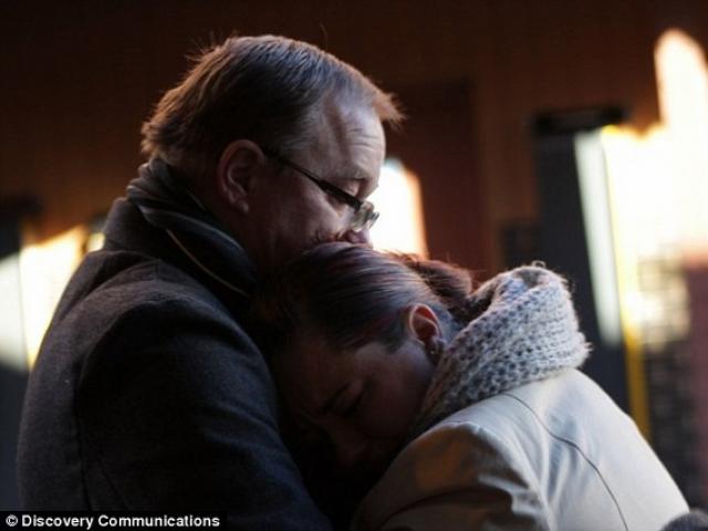 Thế giới - Con gái tìm lại cha sau 28 năm nhờ ảnh vệ tinh