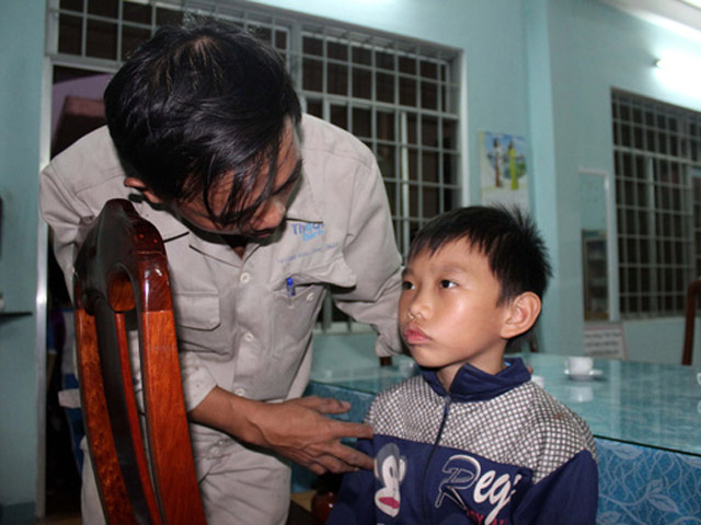 Tin tức trong ngày - Bênh con, một phụ huynh "xử" học sinh lớp Ba 4 bạt tai