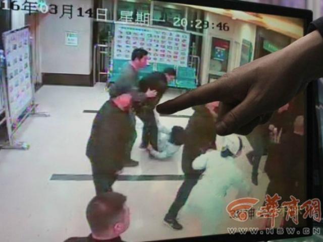 Thế giới - TQ: Tẩm xăng định thiêu y tá để trả thù cho mẹ