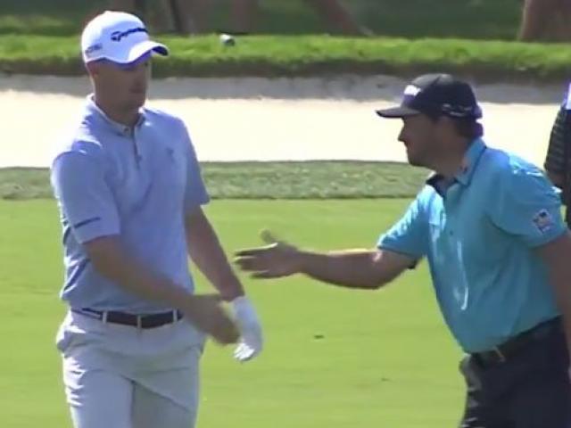 Thể thao - Golf: Cúi người bái phục với cú ăn điểm ngoạn mục