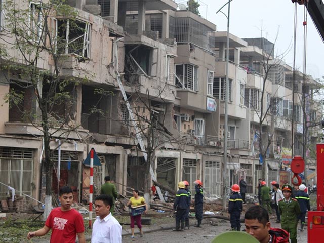 Tin tức trong ngày - Xót xa hoàn cảnh 2 mẹ con tử vong khi đi qua vụ nổ Văn Phú