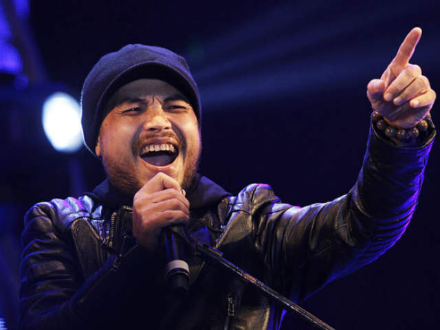 Bạn trẻ - Cuộc sống - Xúc động bài thơ mẹ “bỉm sữa” tặng "tượng đài rock" Trần Lập