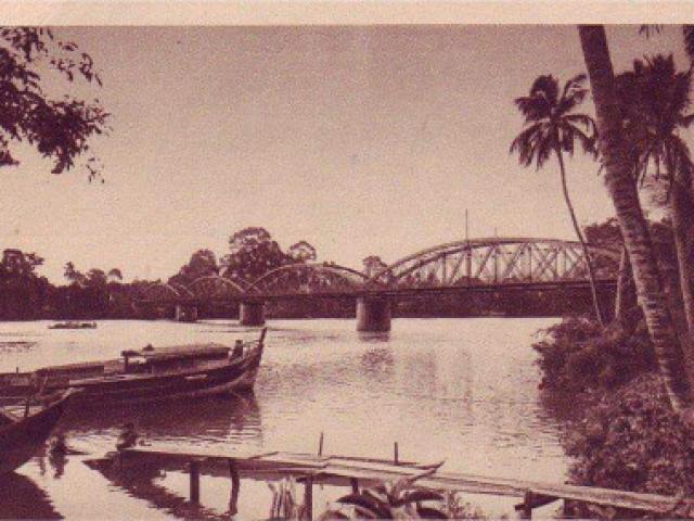 Tin tức trong ngày - Nuối tiếc cầu Ghềnh trăm năm tuổi