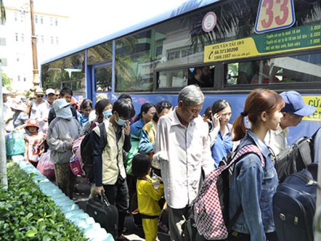 Tin tức trong ngày - Cầu Ghềnh sập, đổi phương án trung chuyển khách đi tàu