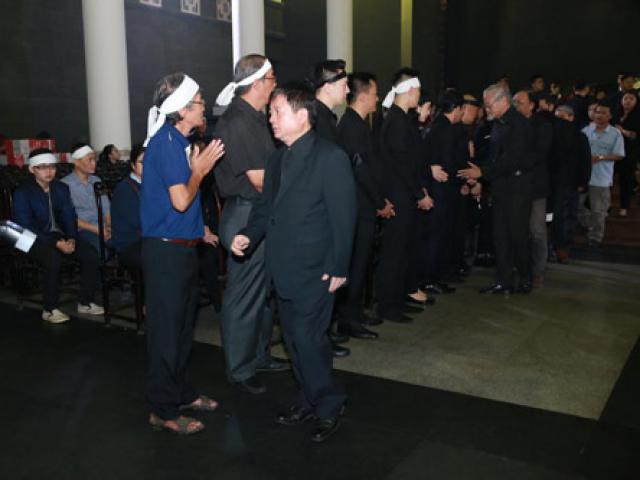 Ca nhạc - MTV - Lễ tang nhạc sĩ Thanh Tùng: "Tiễn bố về với mẹ, chào bố"