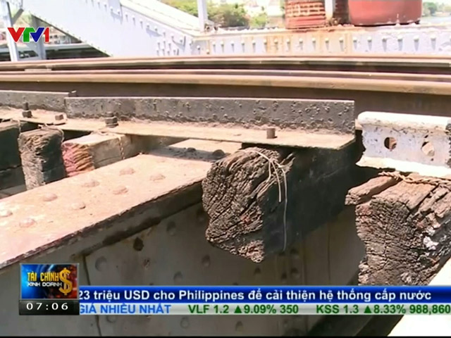 Thị trường - Tiêu dùng - Khó kêu gọi đầu tư vào những cây cầu yếu có đường sắt chạy qua