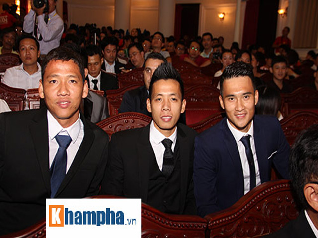 Bóng đá - Công Vinh - Anh Đức là đàn ông, nên nói chuyện thẳng thắn