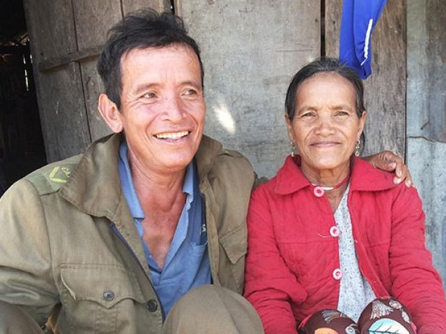 Tin tức trong ngày - Ở nơi phụ nữ thỏa thích bắt trai trẻ làm... chồng