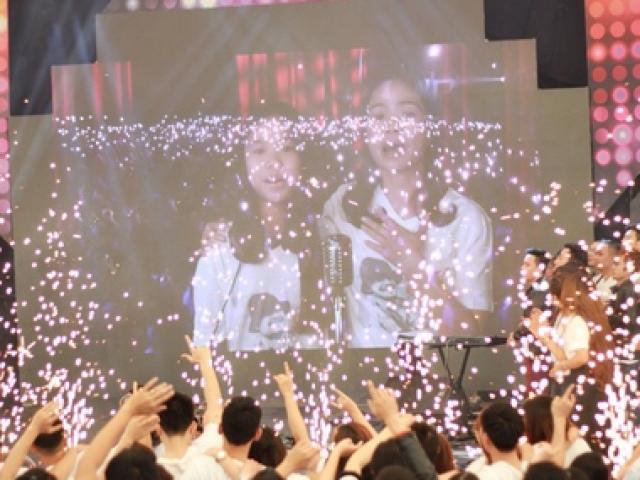 Ca nhạc - MTV - Clip 500 khán giả và nghệ sĩ hát tưởng nhớ Trần Lập