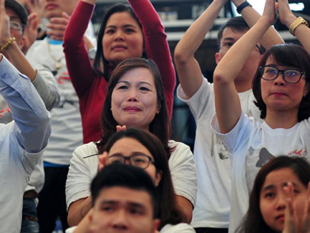 Phim - Ngàn giọt nước mắt rơi trong show tưởng nhớ Trần Lập