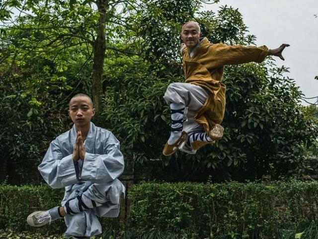 Cảnh luyện võ gian truân trong chùa Thiếu Lâm ở TQ