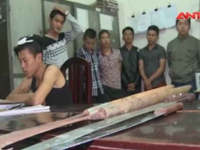 Pháp luật - Bắt 7 côn đồ truy sát 2 người trong quán net