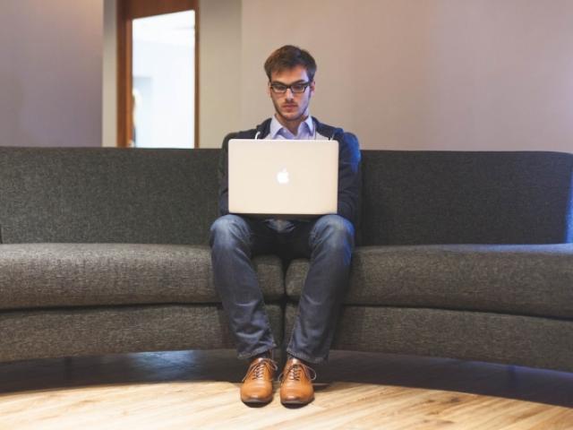 Sức khỏe đời sống - Ngồi lâu ảnh hưởng xấu đến cơ thể như thế nào?