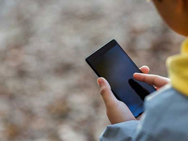 Bạn trẻ - Cuộc sống - Bé 11 tuổi tự chặt ngón tay vì bố mẹ cấm dùng điện thoại