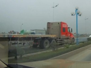 Tin tức trong ngày - Truy tìm container phóng ngược chiều như &quot;điên&quot; tại HN