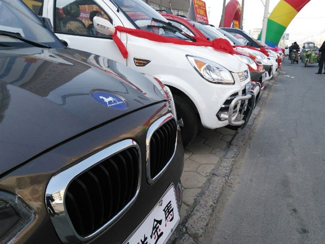 Ô tô - Xe máy - Xe sang "rởm", giá 80 triệu đồng tràn ngập đường phố Trung Quốc