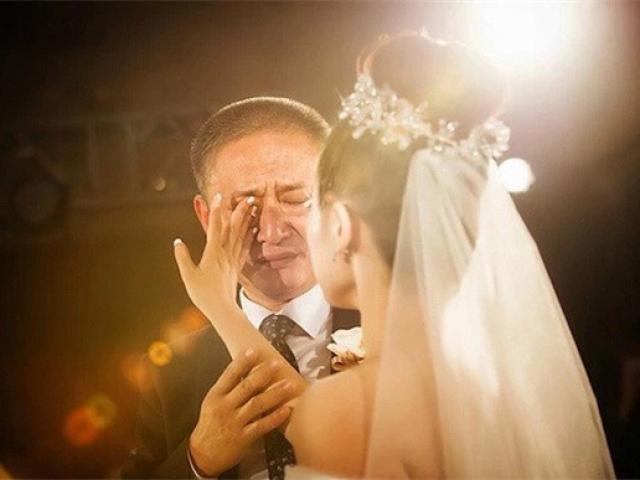 Bạn trẻ - Cuộc sống - Bố chưa được ôm con cho thỏa, con đã lớn mất rồi!