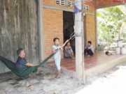 Pháp luật - Bàng hoàng phát hiện xác người bán vé số trong nhà hoang