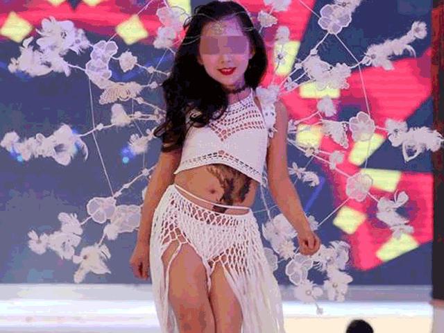 Bạn trẻ - Cuộc sống - Mẫu nhí mặc nội y trình diễn khiến khán giả bức xúc