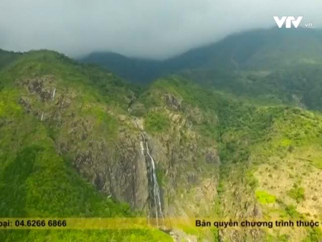 Du lịch - Chuyện kể bên thác Tác Tình