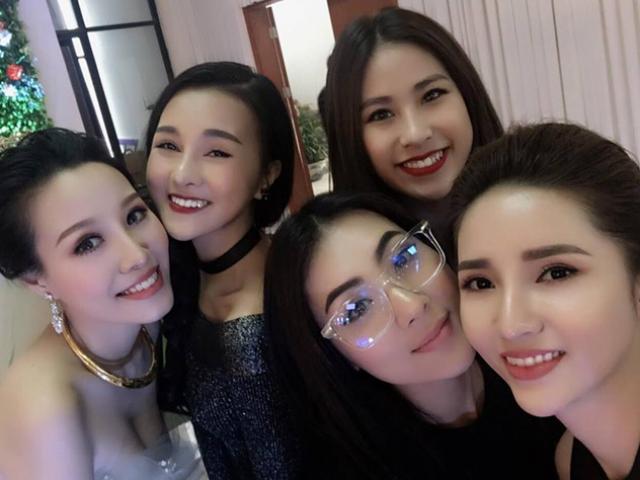Bạn trẻ - Cuộc sống - "Hội chị em" đẹp như tiên của vợ hot boy Nhật ký Vàng Anh